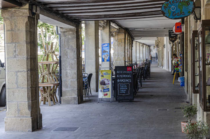 Jaén - Baeza 08 - porticos Alhondiga.jpg